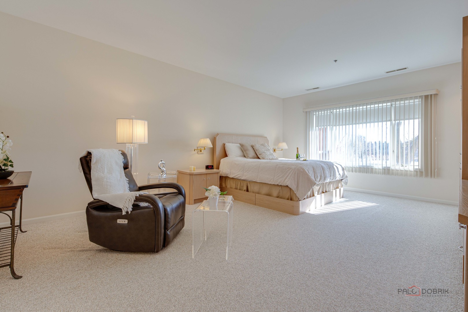 209 Rivershire Lane #203, Lincolnshire, IL 60069