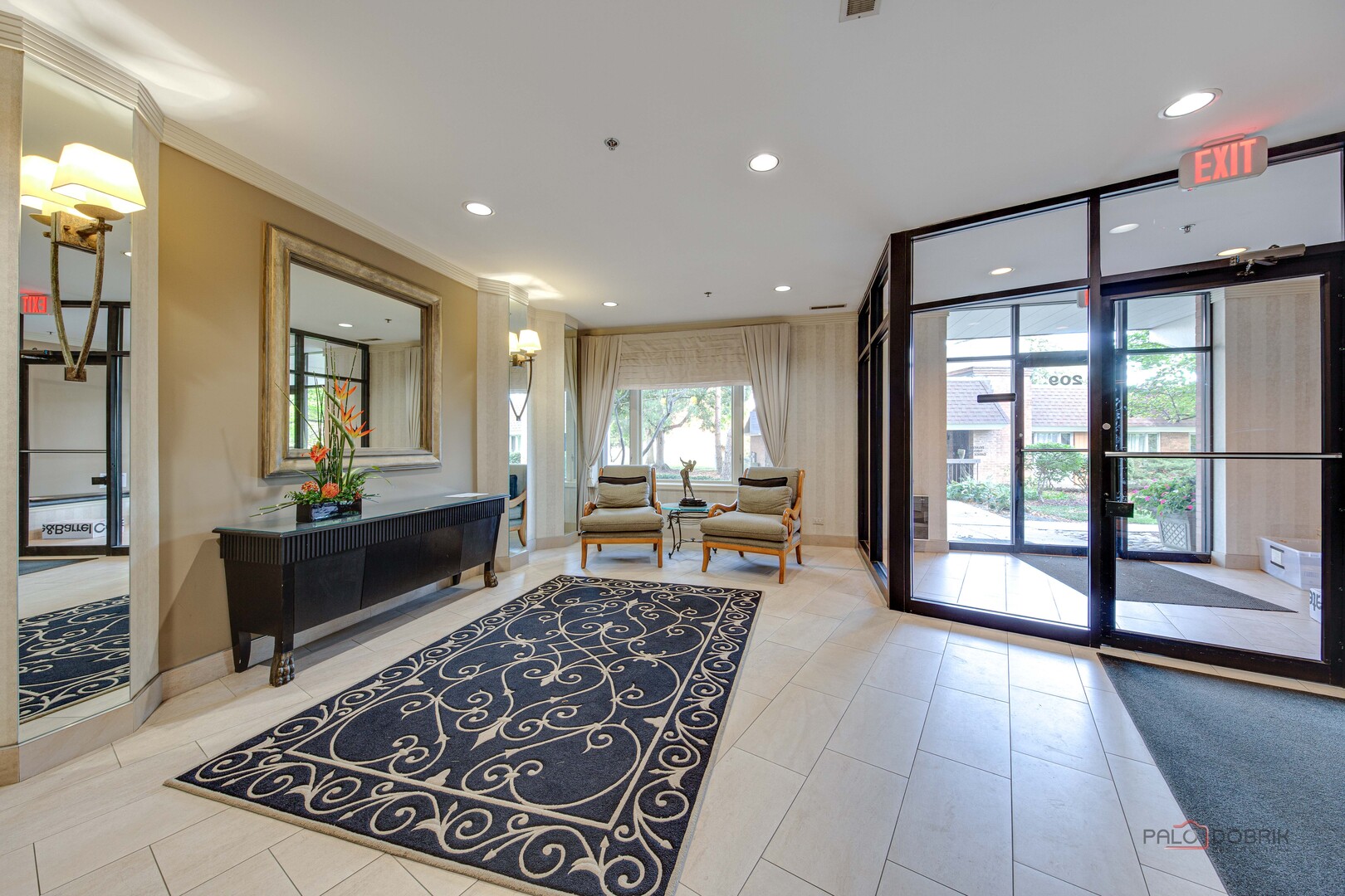 209 Rivershire Lane #203, Lincolnshire, IL 60069