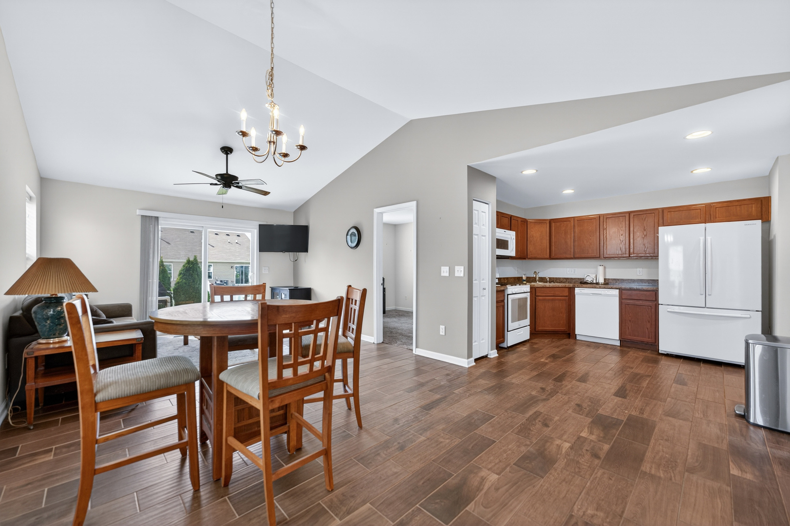 696 Vine Street, Hampshire, IL 60140