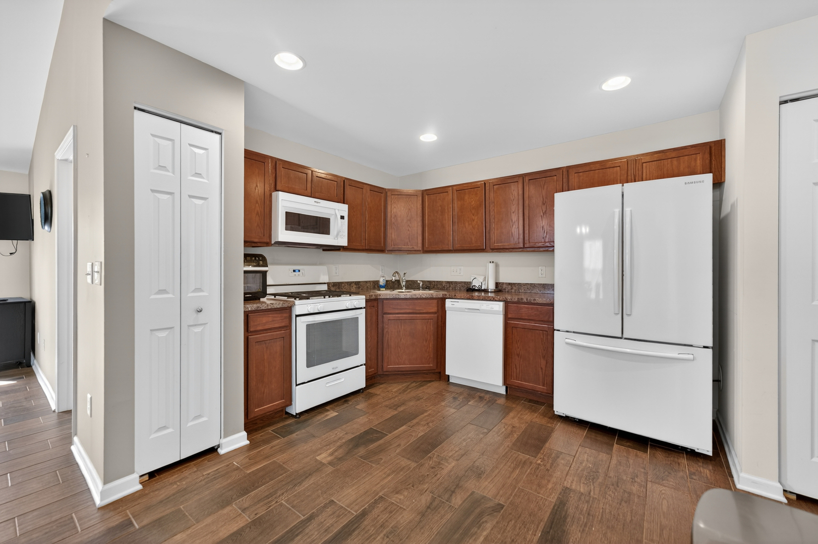 696 Vine Street, Hampshire, IL 60140