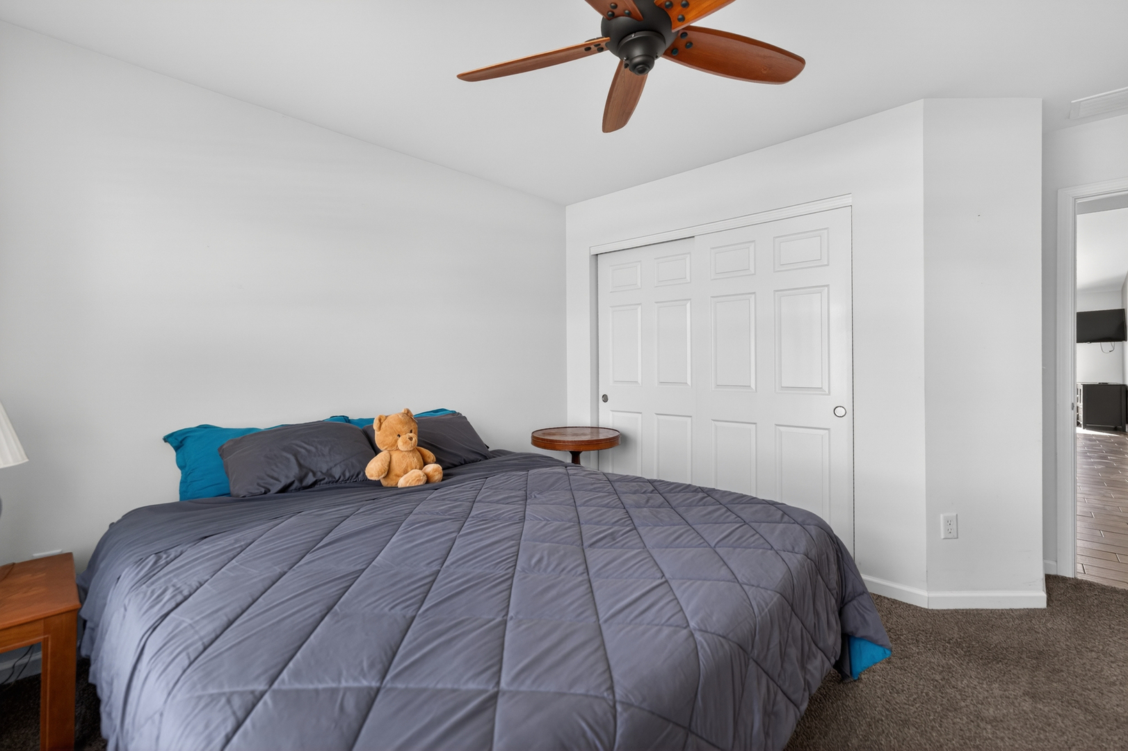 696 Vine Street, Hampshire, IL 60140