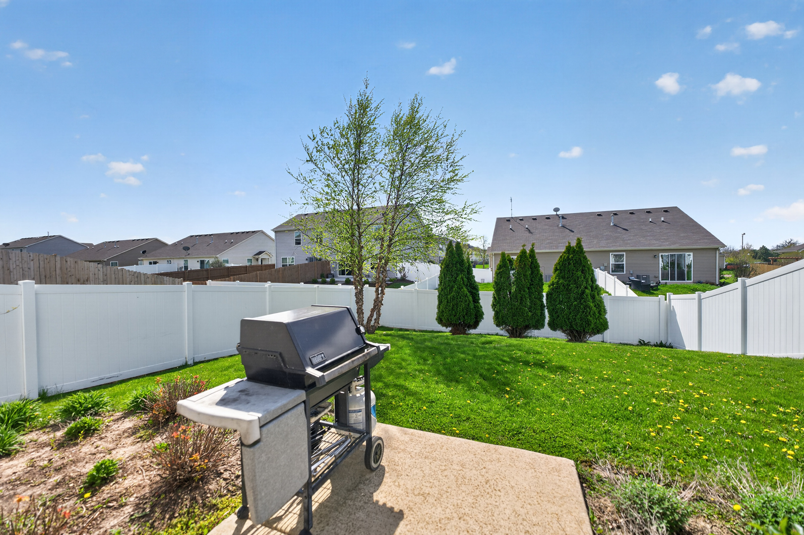 696 Vine Street, Hampshire, IL 60140