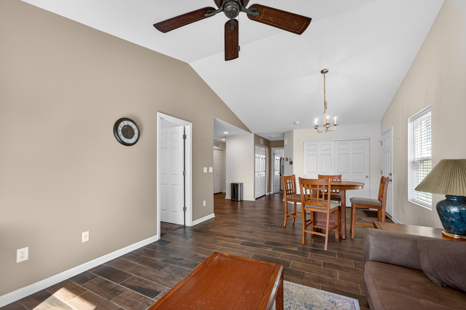 696 Vine Street, Hampshire, IL 60140