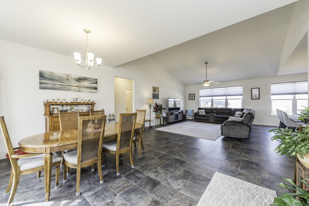 2214 Truman Trail, McHenry, IL 60051