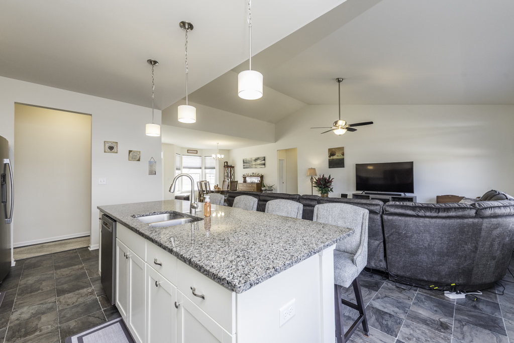 2214 Truman Trail, McHenry, IL 60051