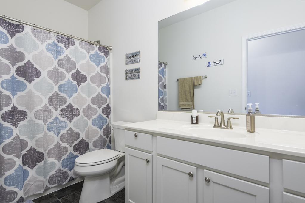 2214 Truman Trail, McHenry, IL 60051