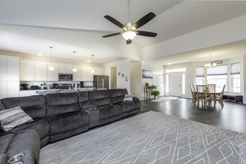 2214 Truman Trail, McHenry, IL 60051