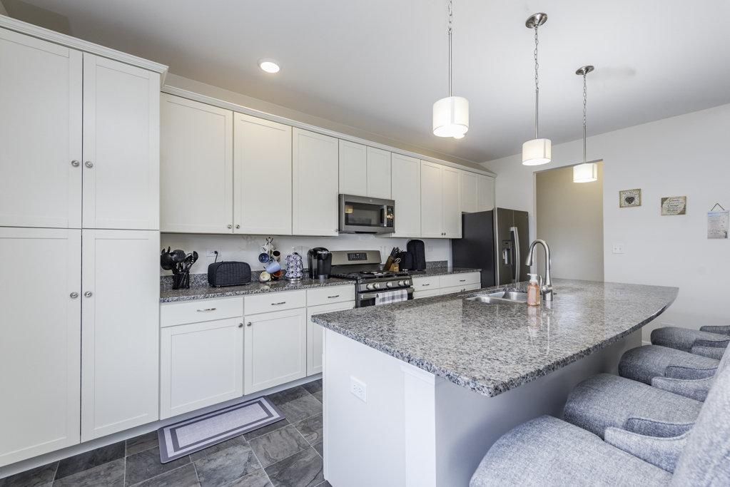 2214 Truman Trail, McHenry, IL 60051