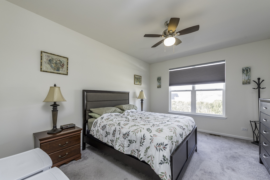 2214 Truman Trail, McHenry, IL 60051