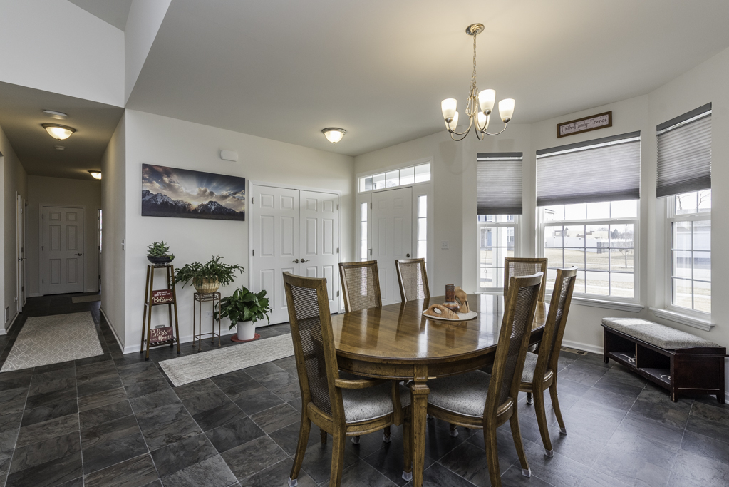 2214 Truman Trail, McHenry, IL 60051