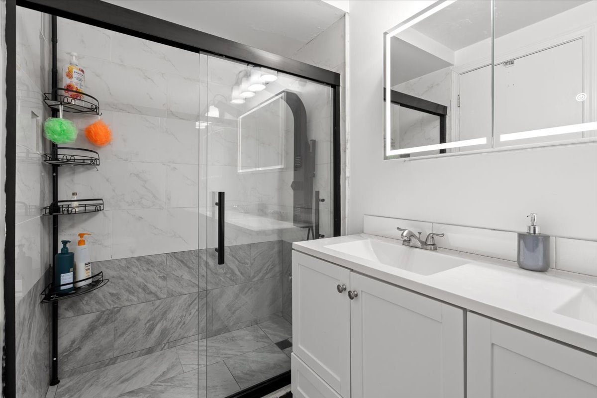 1255 W Prospect Avenue #109, Mount Prospect, IL 60056