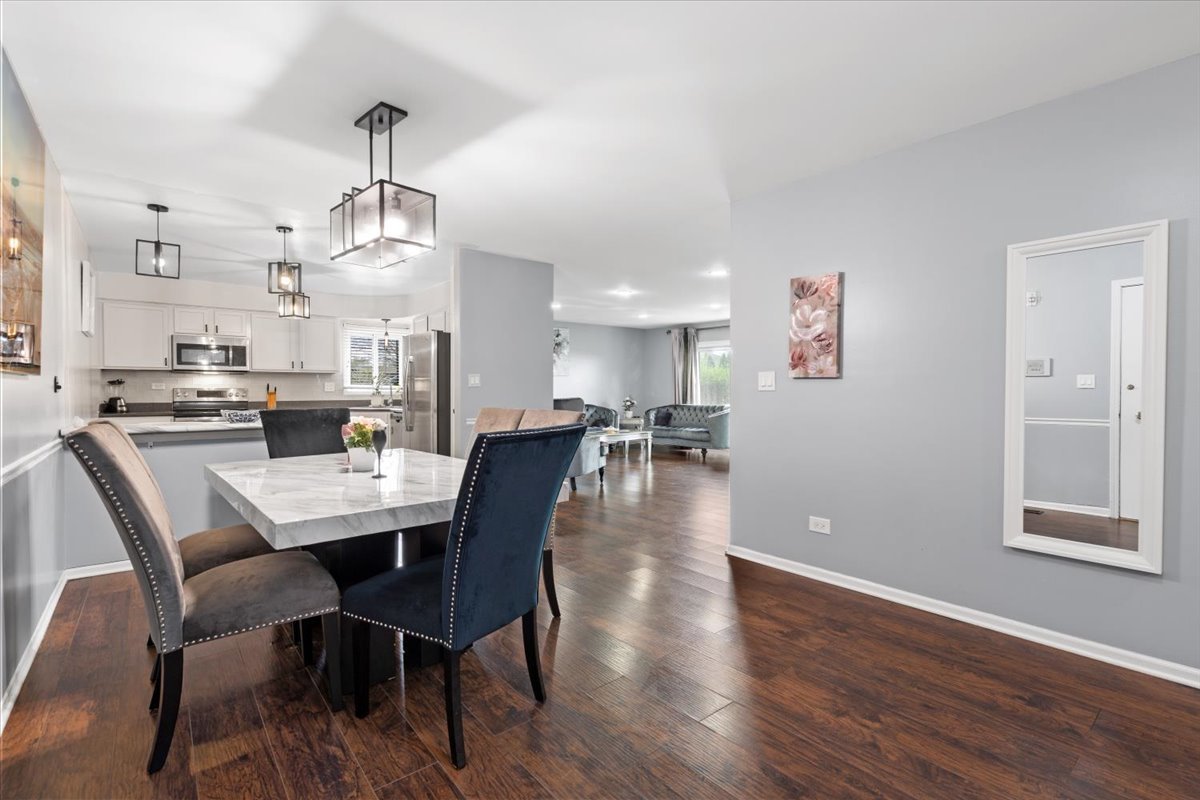 1255 W Prospect Avenue #109, Mount Prospect, IL 60056