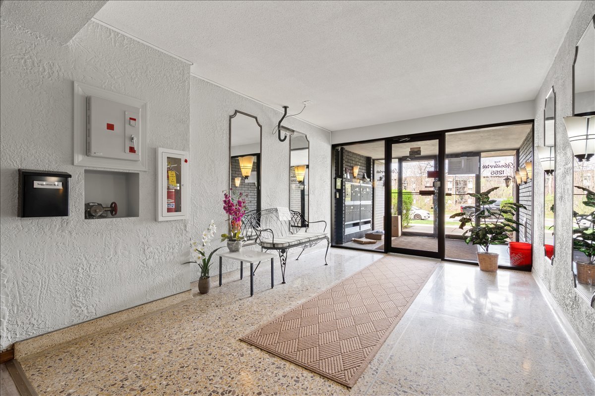 1255 W Prospect Avenue #109, Mount Prospect, IL 60056