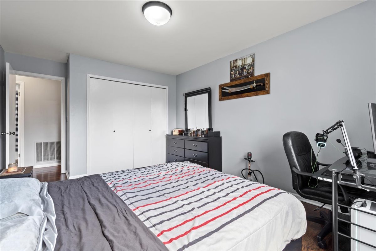 1255 W Prospect Avenue #109, Mount Prospect, IL 60056