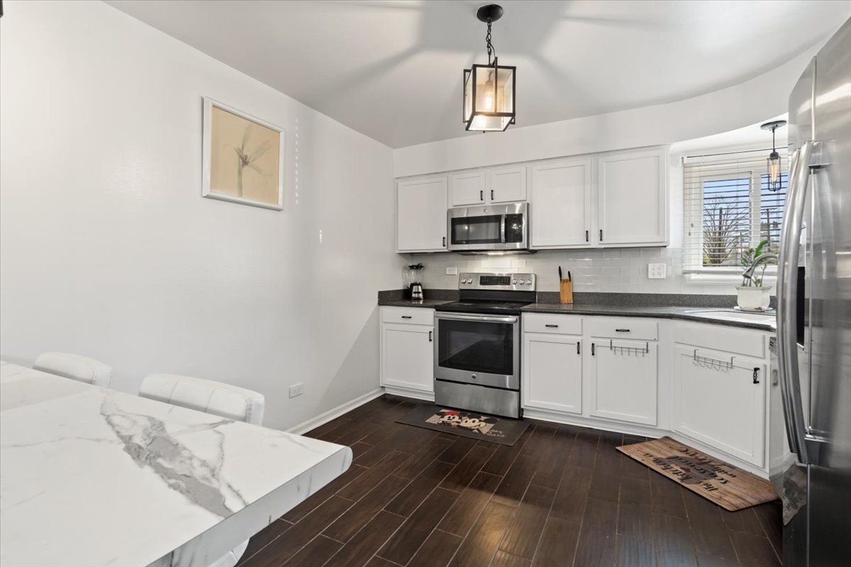 1255 W Prospect Avenue #109, Mount Prospect, IL 60056