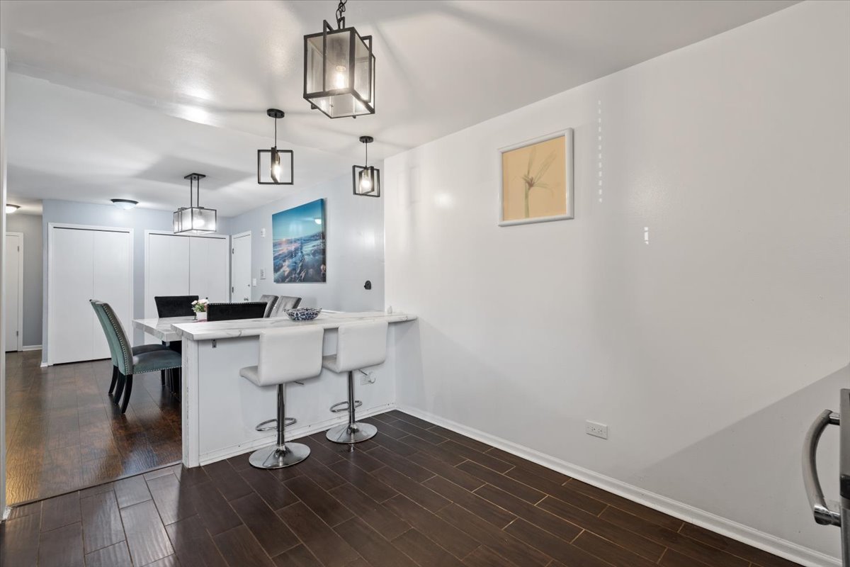 1255 W Prospect Avenue #109, Mount Prospect, IL 60056