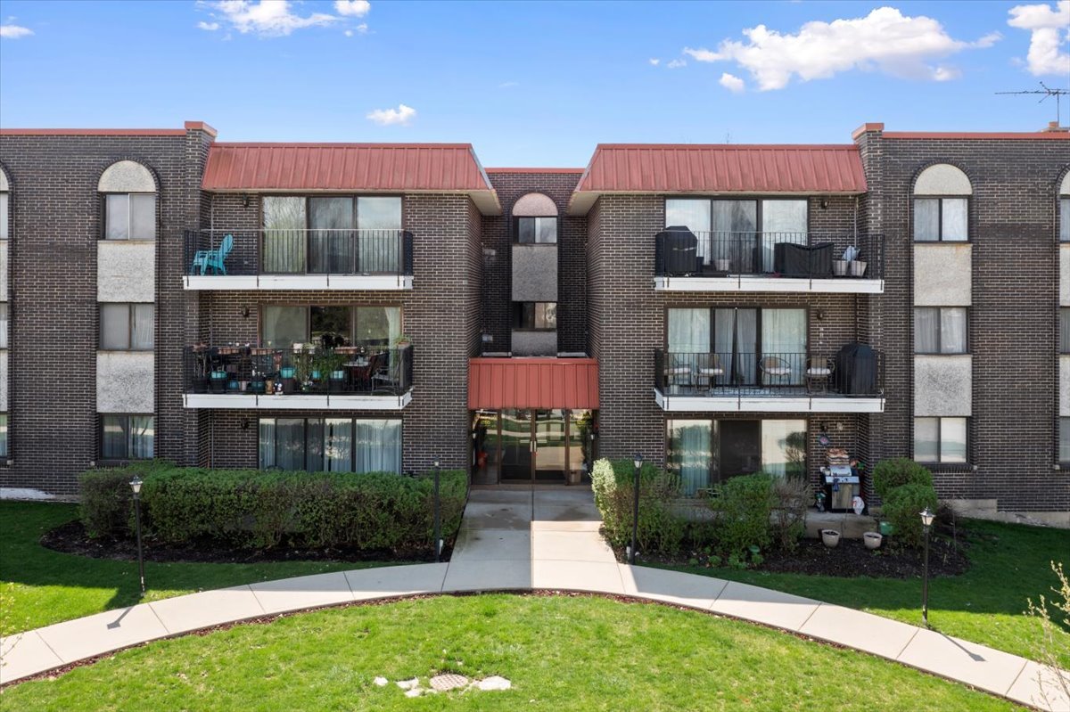 1255 W Prospect Avenue #109, Mount Prospect, IL 60056