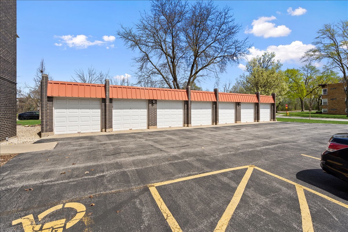 1255 W Prospect Avenue #109, Mount Prospect, IL 60056