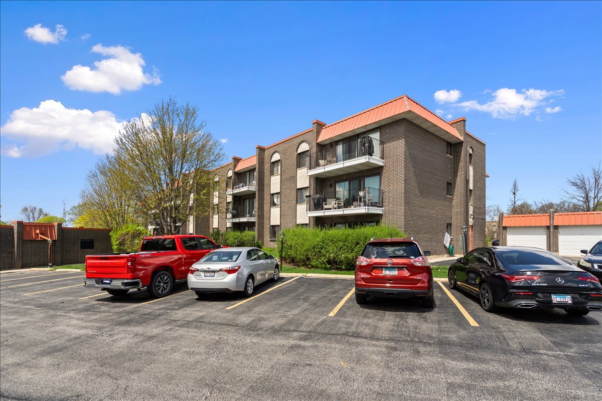 1255 W Prospect Avenue #109, Mount Prospect, IL 60056