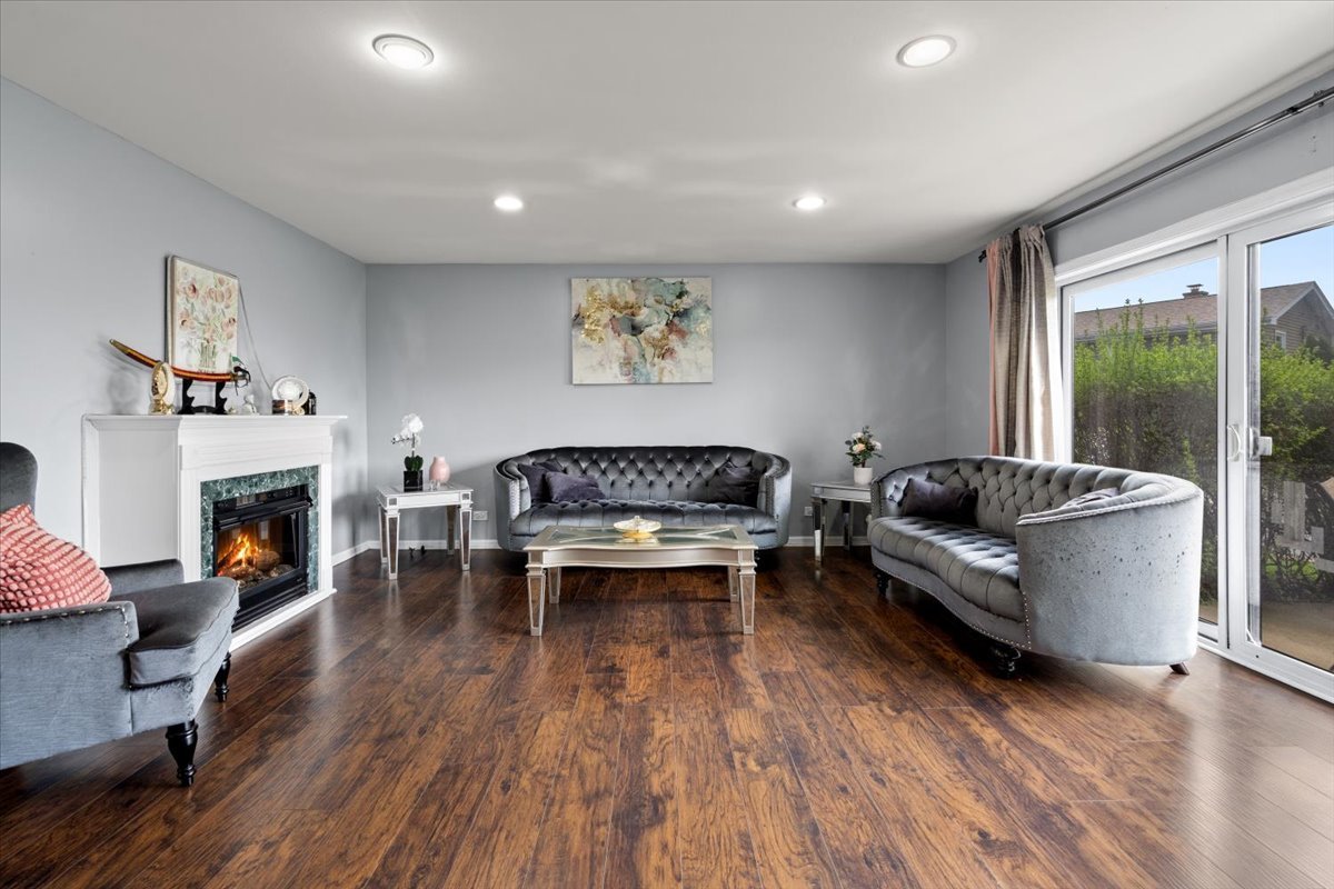 1255 W Prospect Avenue #109, Mount Prospect, IL 60056