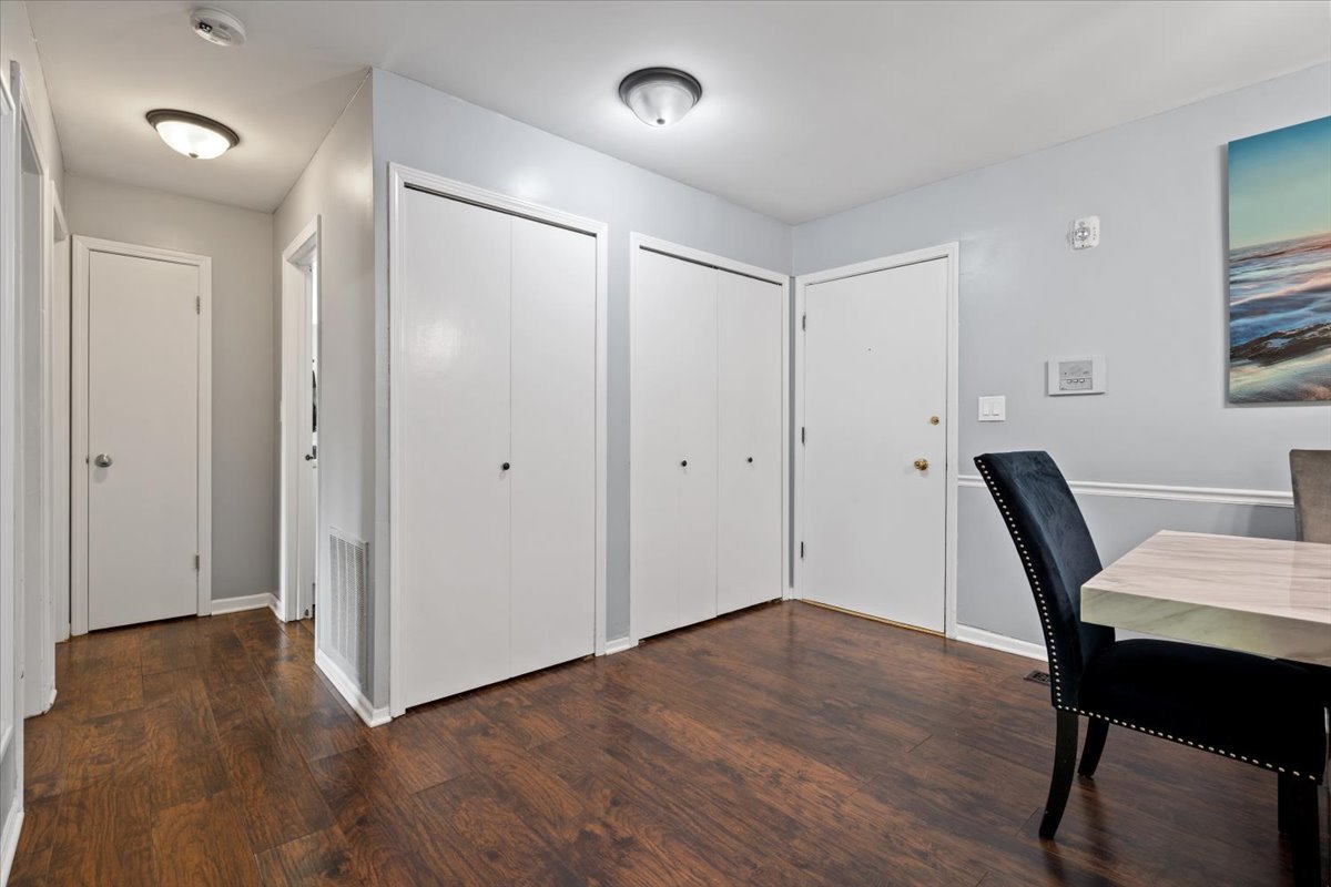 1255 W Prospect Avenue #109, Mount Prospect, IL 60056