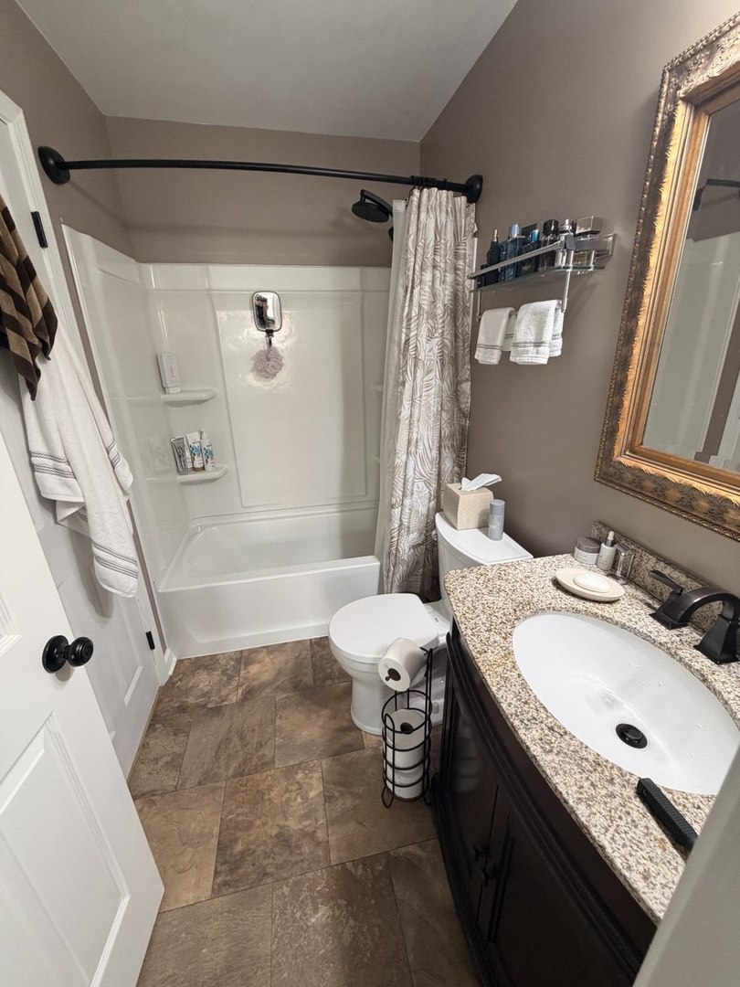 1219 Huntington Drive, Mundelein, IL 60060