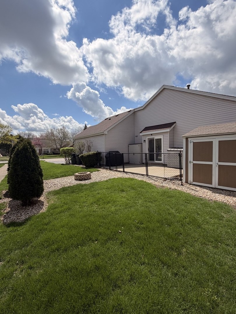 1219 Huntington Drive, Mundelein, IL 60060