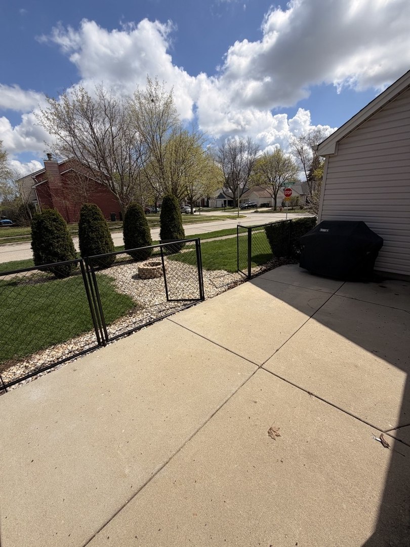 1219 Huntington Drive, Mundelein, IL 60060