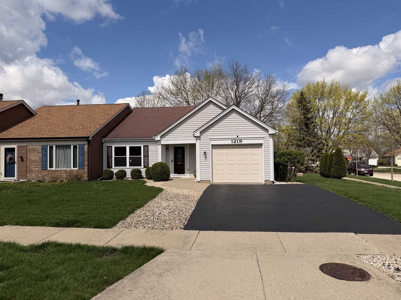 1219 Huntington Drive, Mundelein, IL 60060