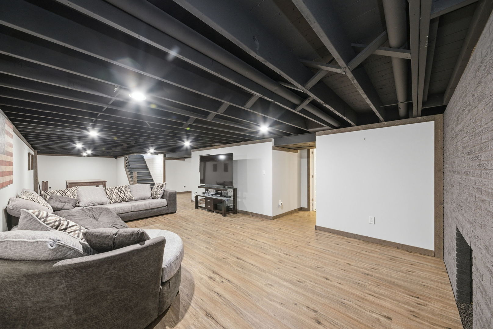 908 Curtis Avenue, Joliet, IL 60435