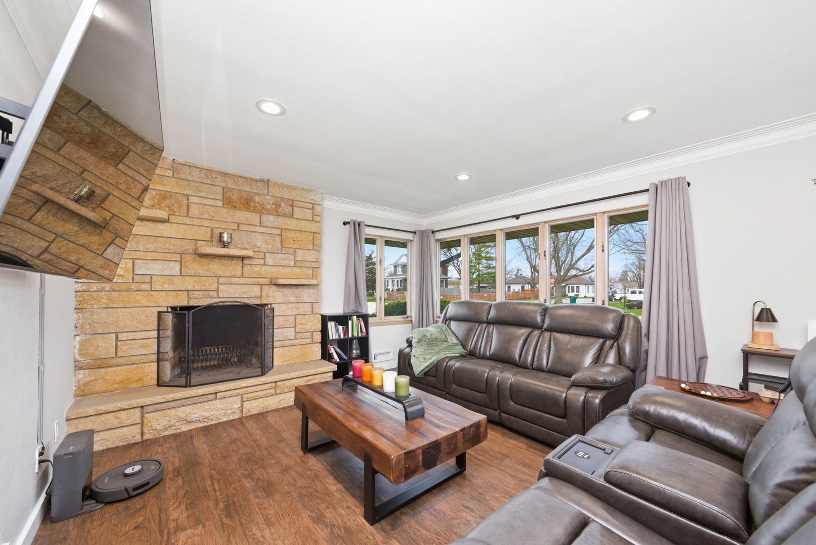 908 Curtis Avenue, Joliet, IL 60435