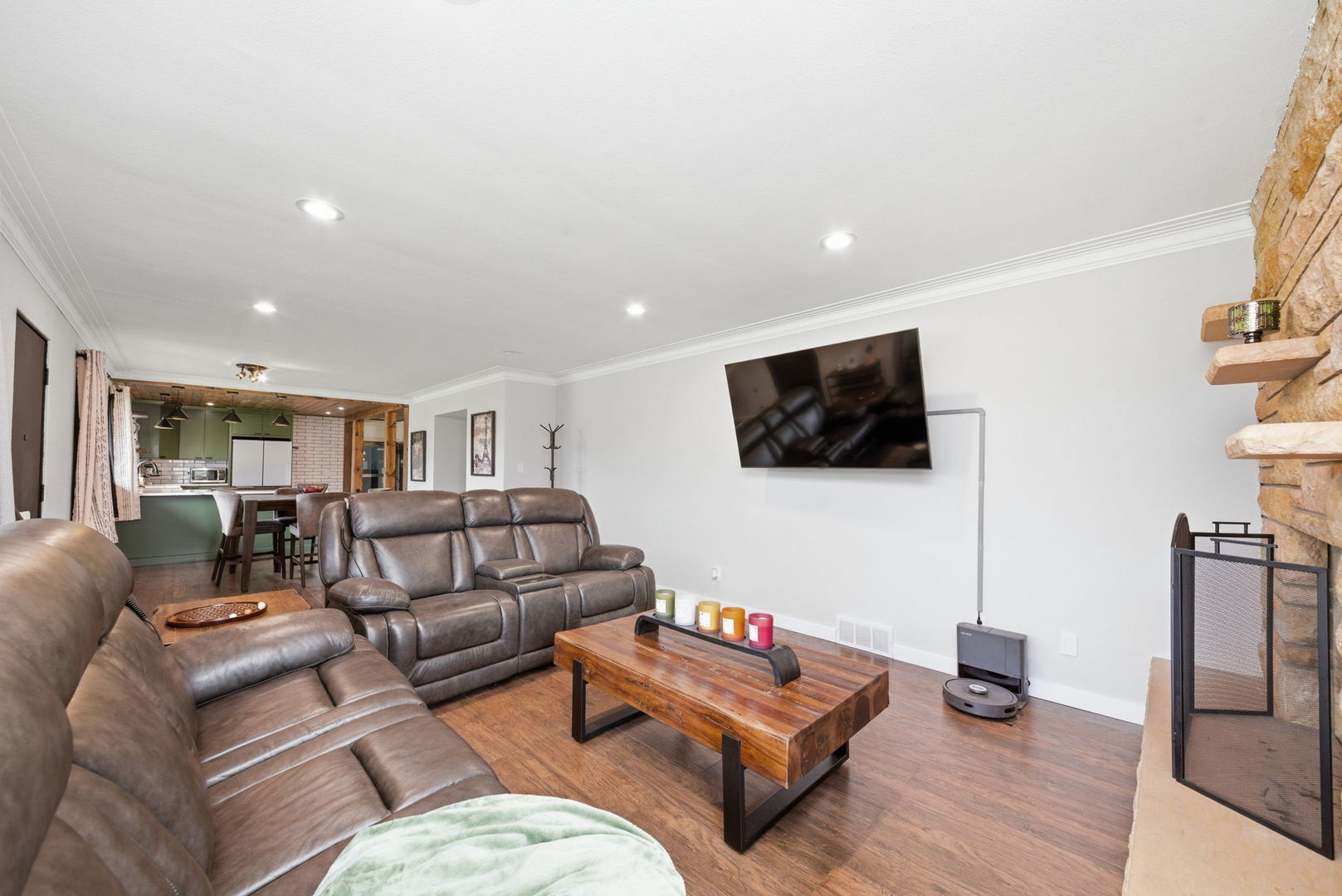 908 Curtis Avenue, Joliet, IL 60435