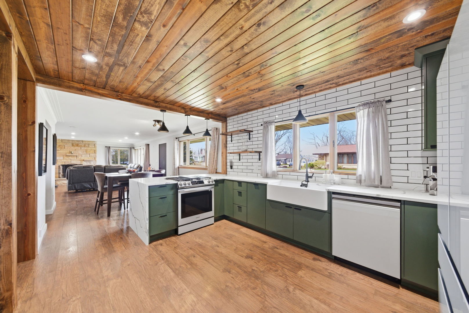 908 Curtis Avenue, Joliet, IL 60435