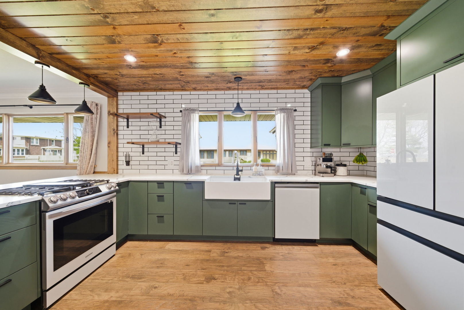 908 Curtis Avenue, Joliet, IL 60435