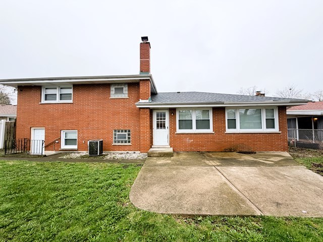 1118 E 169th Street, South Holland, IL 60473