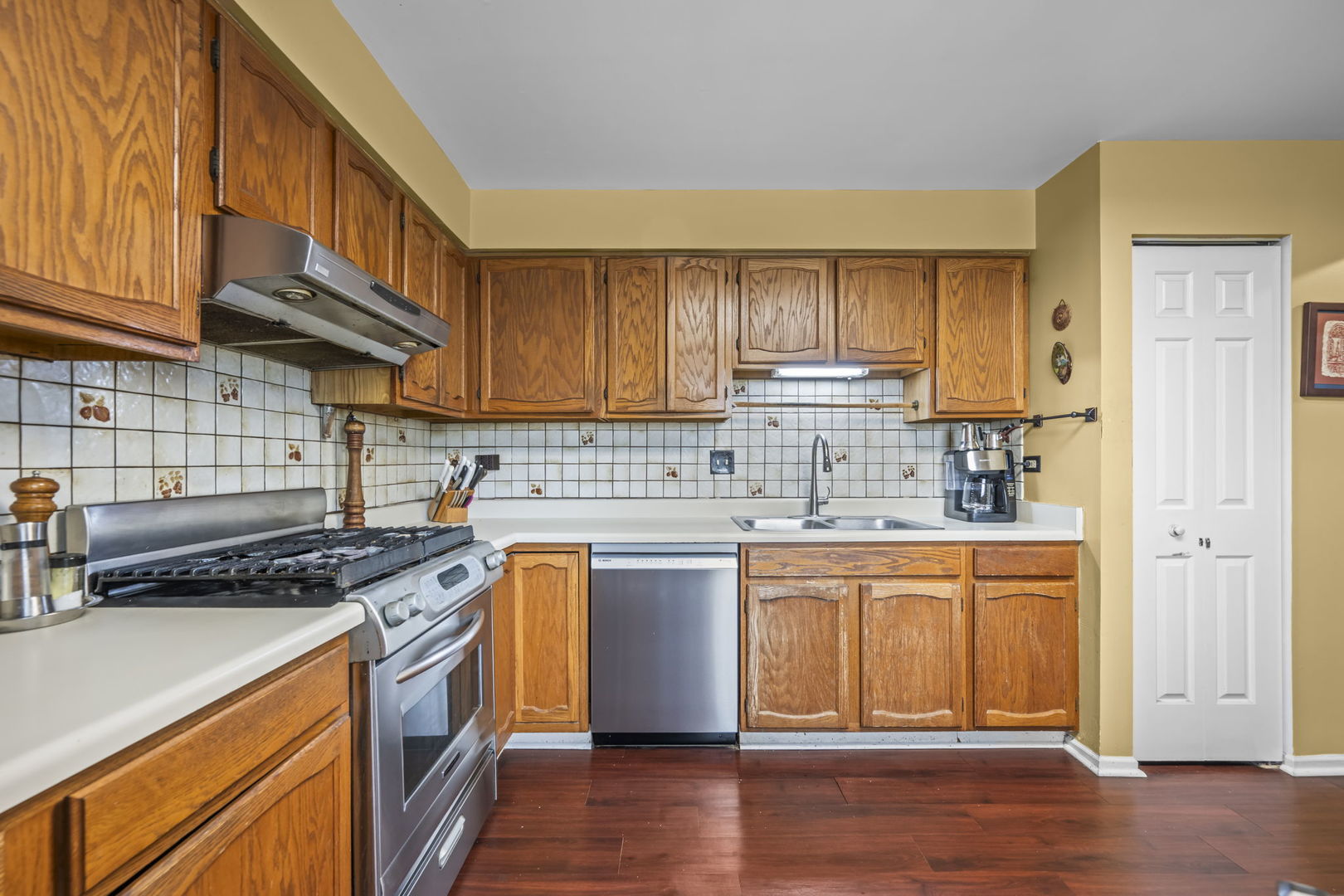 213 Winding Oak Lane, Buffalo Grove, IL 60089