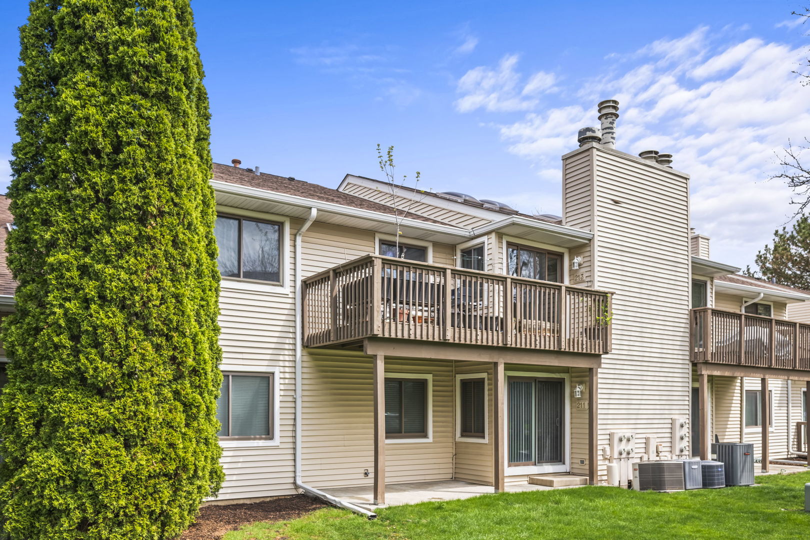 213 Winding Oak Lane, Buffalo Grove, IL 60089