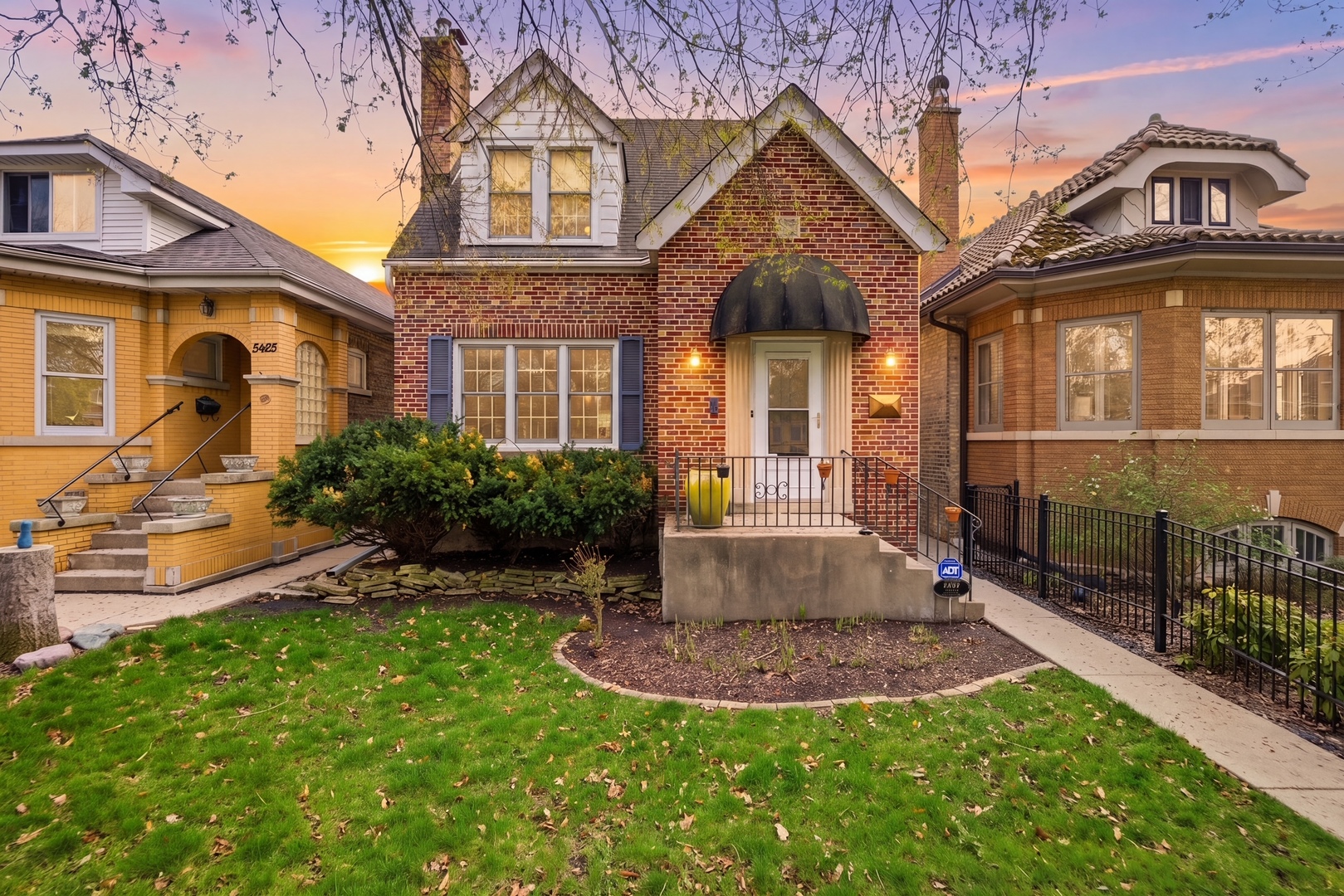 5455 W Cullom Avenue, Chicago, IL 60641