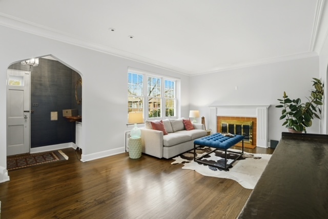 5455 W Cullom Avenue, Chicago, IL 60641