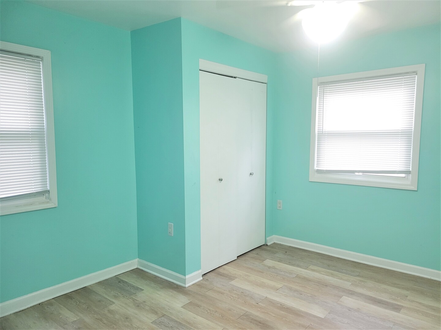 52 N Glenwood Avenue, Glenwood, IL 60425