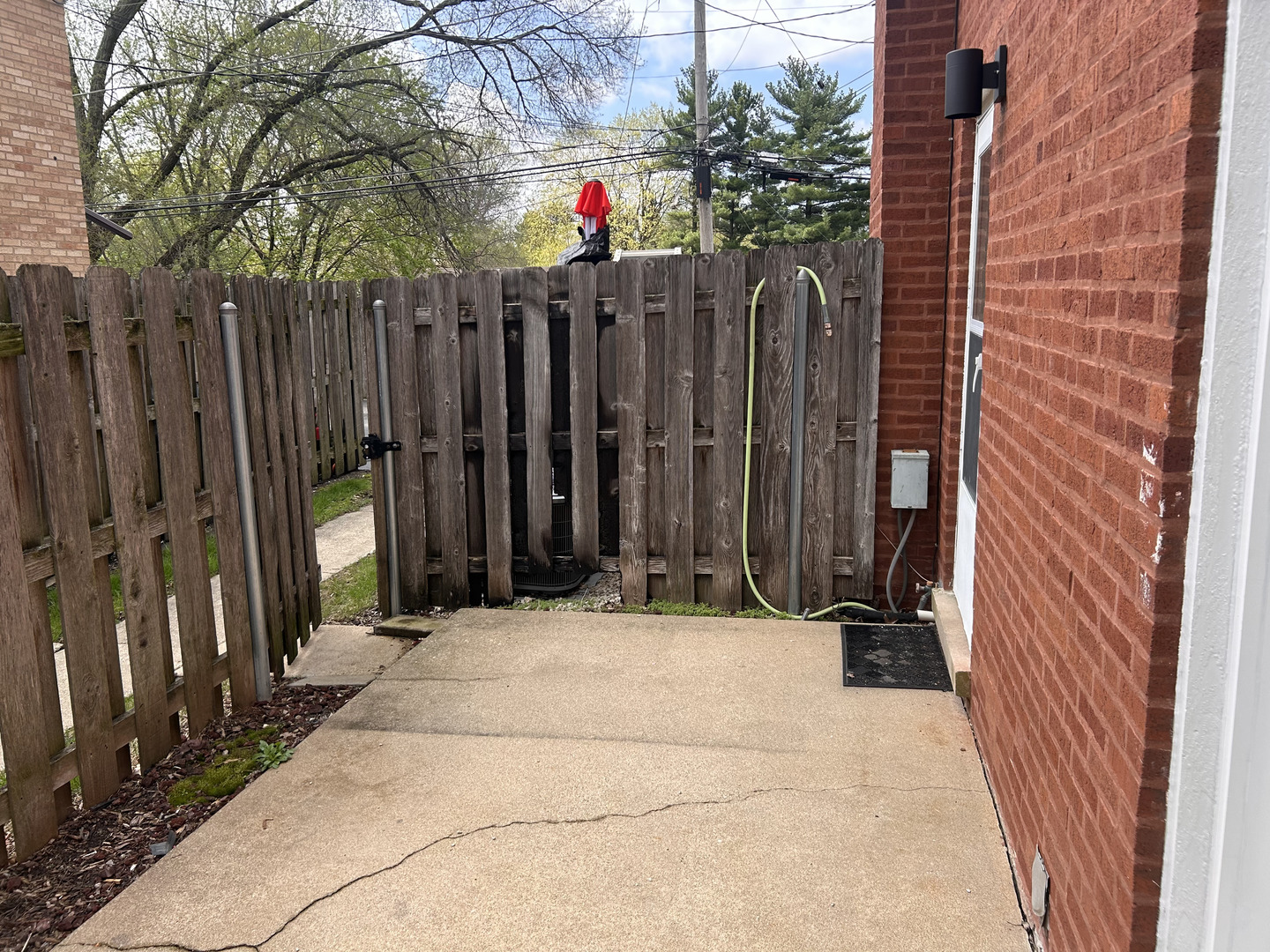 208 Dee Road, North Aurora, IL 60542