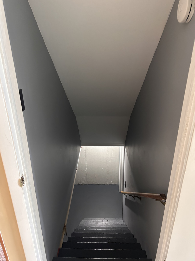 208 Dee Road, North Aurora, IL 60542