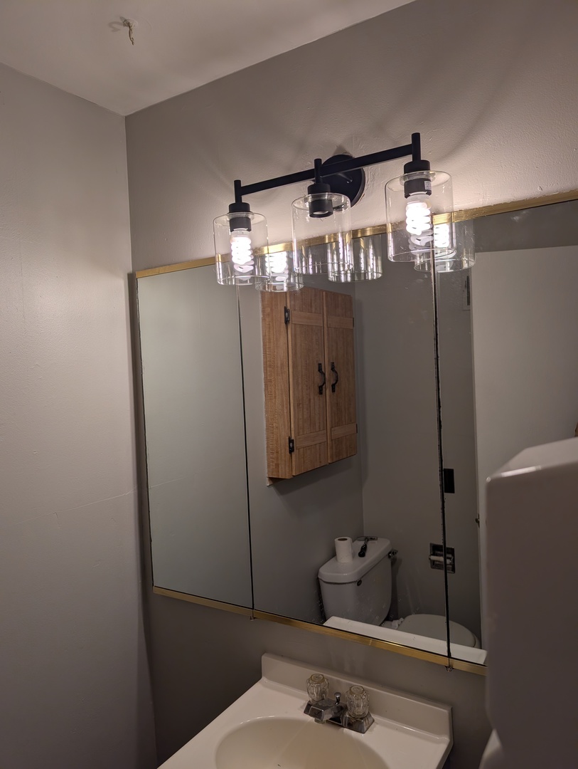 208 Dee Road, North Aurora, IL 60542