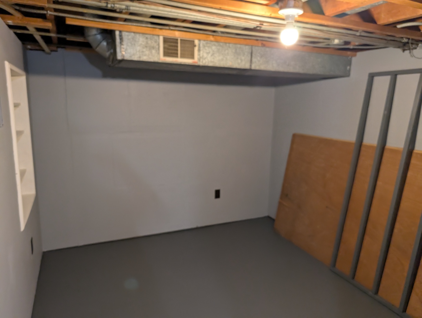 208 Dee Road, North Aurora, IL 60542