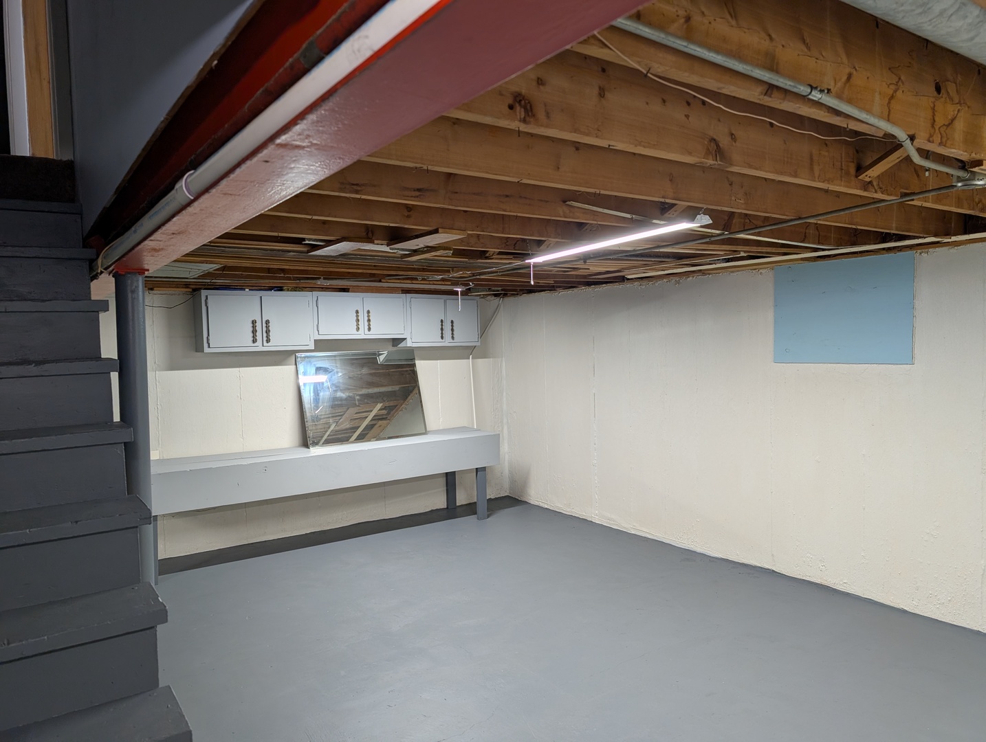 208 Dee Road, North Aurora, IL 60542