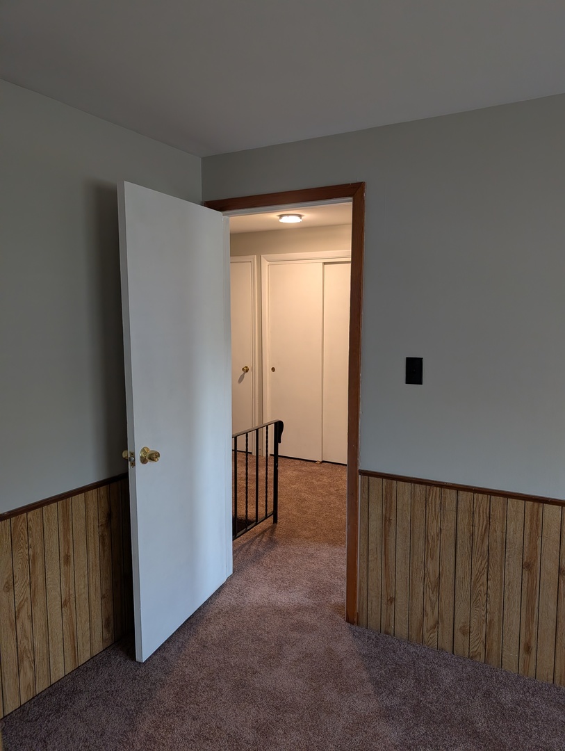 208 Dee Road, North Aurora, IL 60542