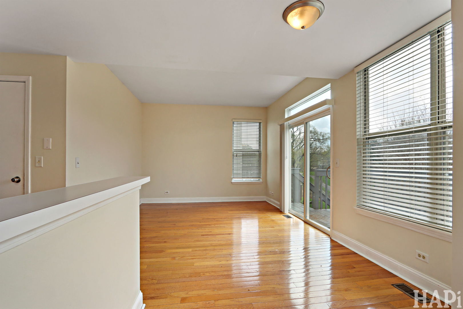 1901 BARNHILL Drive, Mundelein, IL 60060