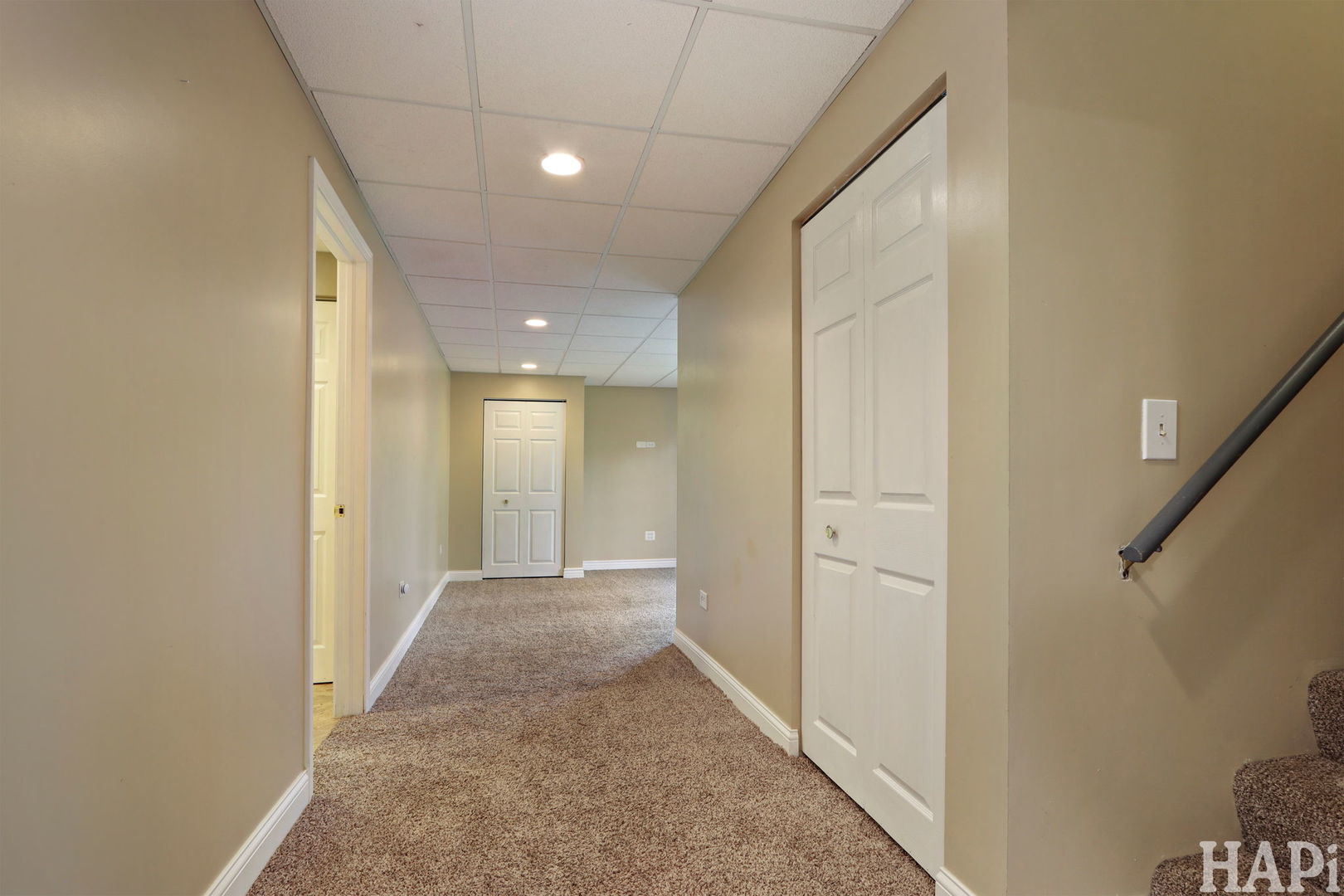 1901 BARNHILL Drive, Mundelein, IL 60060