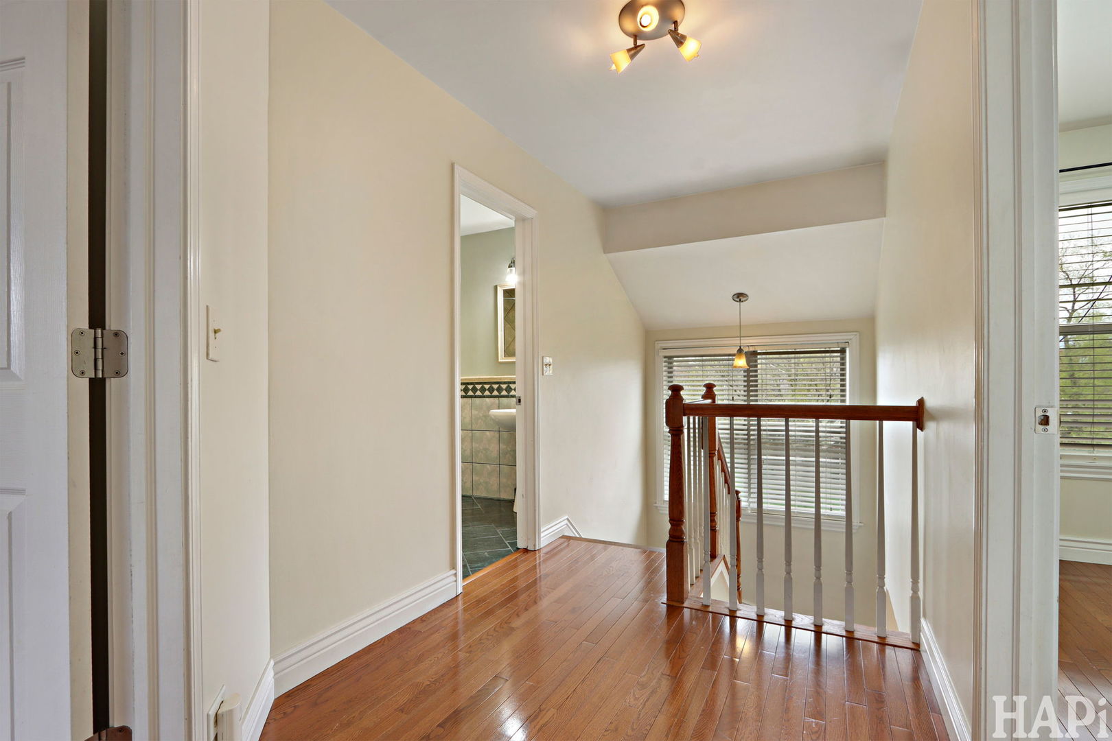 1901 BARNHILL Drive, Mundelein, IL 60060