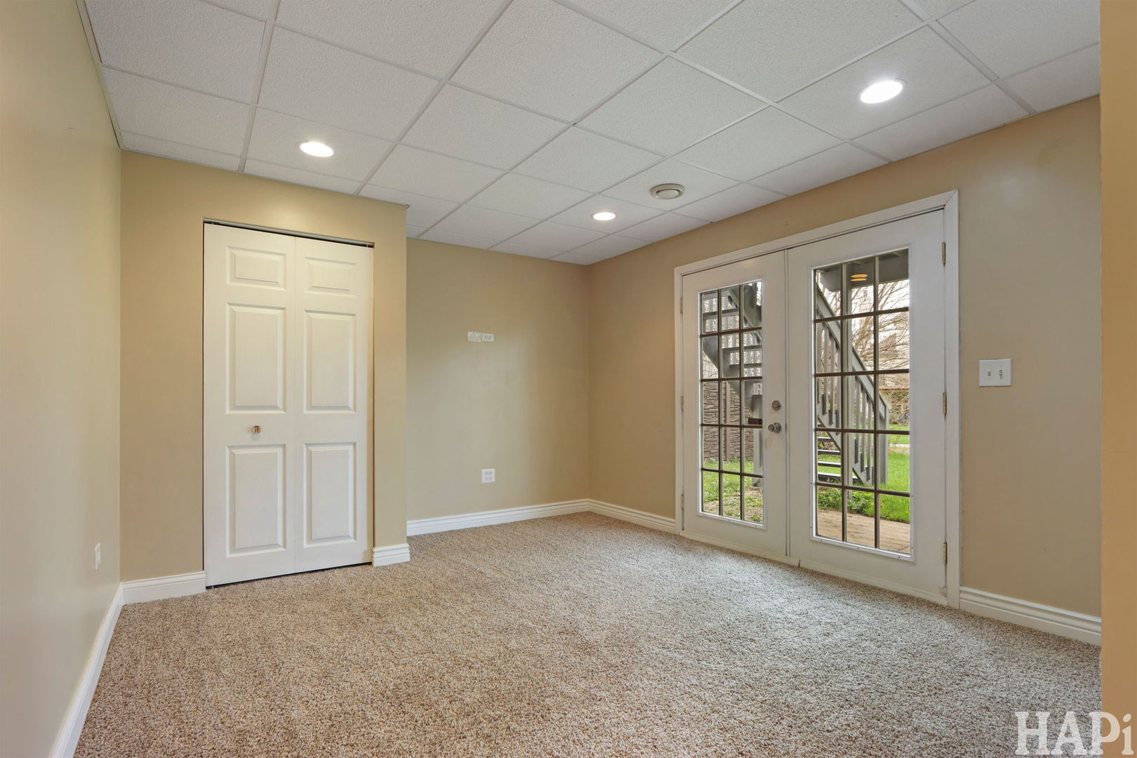 1901 BARNHILL Drive, Mundelein, IL 60060